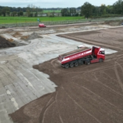 Nieuwsbericht: Menggranulaat Twee “R” Recycling levert bijdrage aan natuurinclusief en CO²-arm DC 